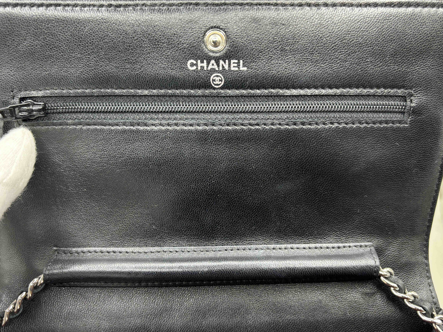 シャネル　CHANEL　A33814　マトラッセ　チェーンウォレット　ラムスキン　シルバー金具　レディース