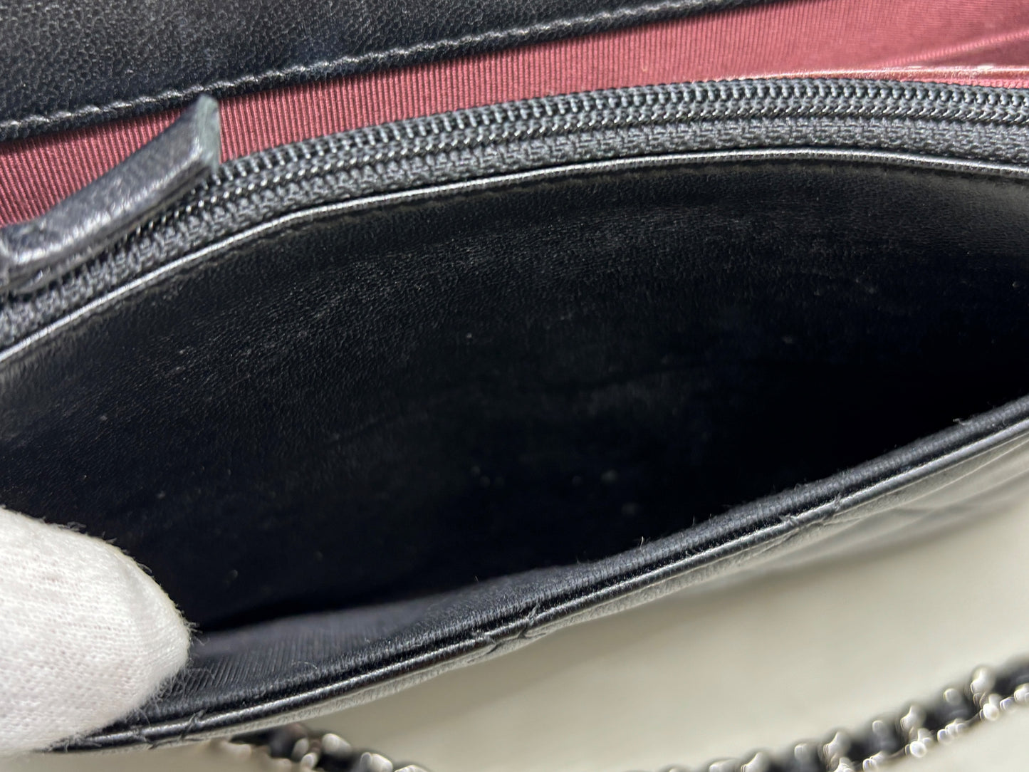 シャネル　CHANEL　A33814　マトラッセ　チェーンウォレット　ラムスキン　シルバー金具　レディース